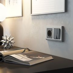 Розетка с заземлением, шторками и USB тип A+C  (графит матовый)